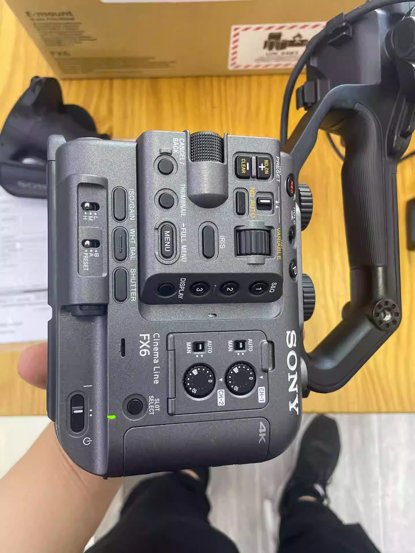 SONY ILME-FX6VK Full-Frame Cinema Camera (Body Only) - Image 6