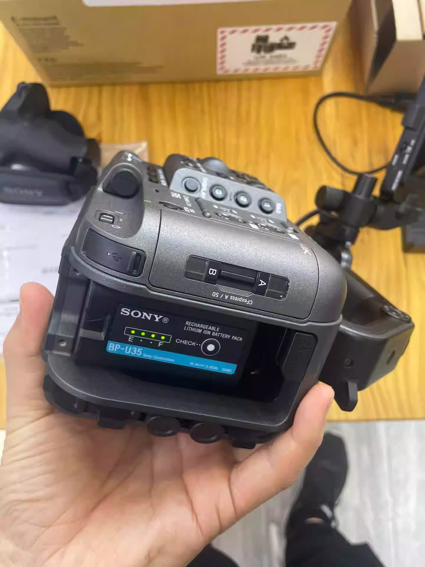 SONY ILME-FX6VK Full-Frame Cinema Camera (Body Only) - Image 7