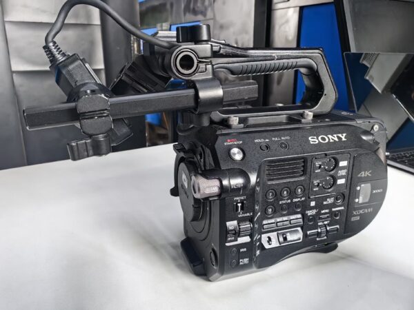 Sony PXW-FS7M2  4K XDCAM Compact Camcorder - Image 5