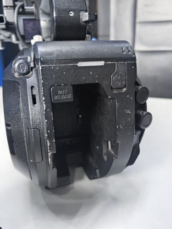 Sony PXW-FS7M2  4K XDCAM Compact Camcorder - Image 7
